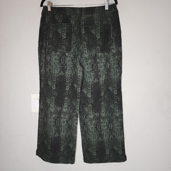NWT Adyson Parker Green Snakeskin Print Wideleg Crop Pants Stretch Size 10 - Picture 5 of 16